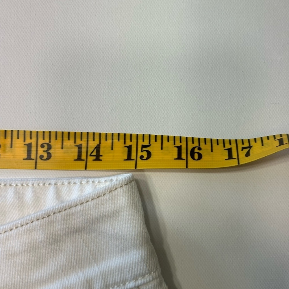 Levi's Women's Straight Leg White Jeans - Picture 7 of 8